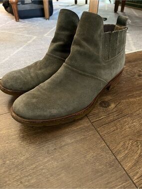 Women’s Suede Sofft Chelsea Boots in Olive Green